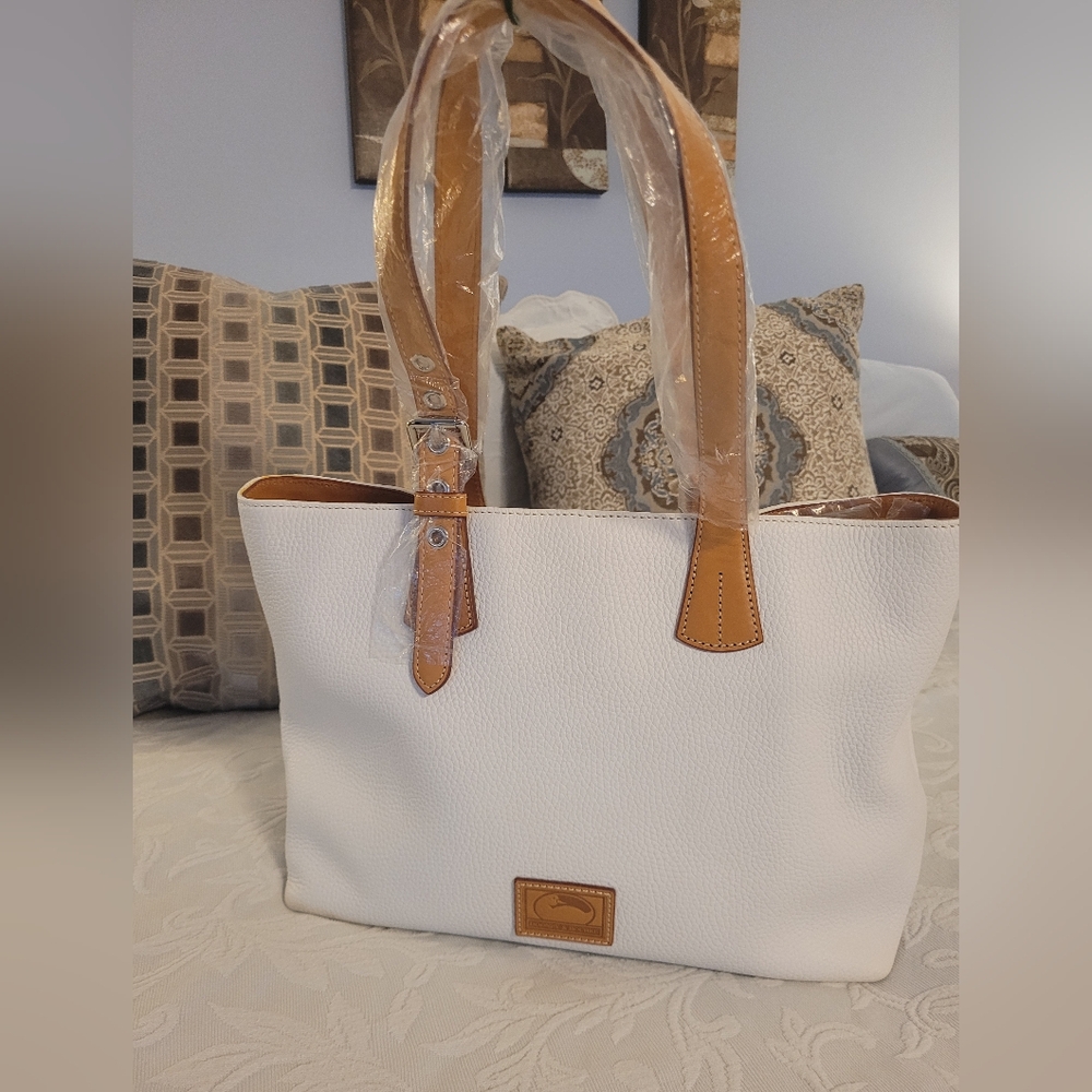 Dooney & Bourke Large Hanna Tote